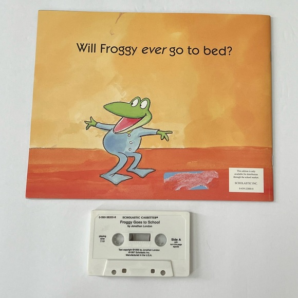 Lot of 5 Read Along Books with Cassettes Arthur, Clifford, Froggy and more! EUC - Picture 8 of 16